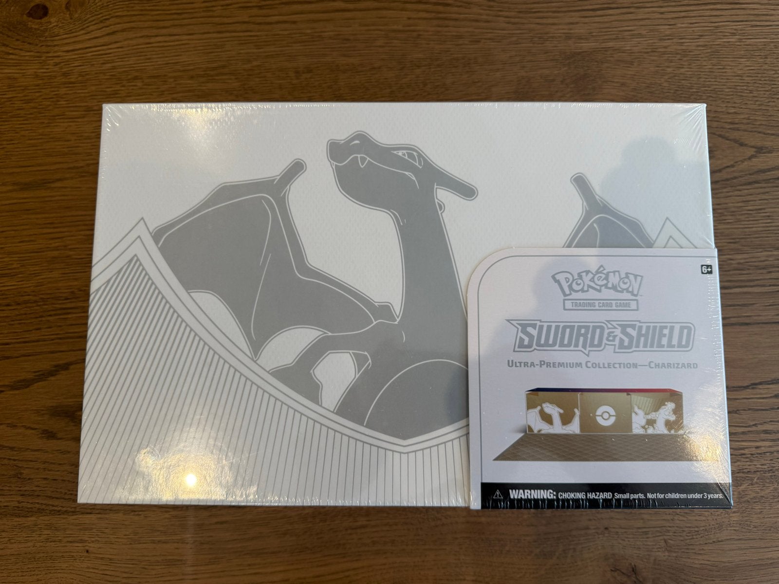 Pokémon Sword & Shield Ultra Premium Collection Charizard, Ophalen of Verzenden, Nieuw, Overige typen