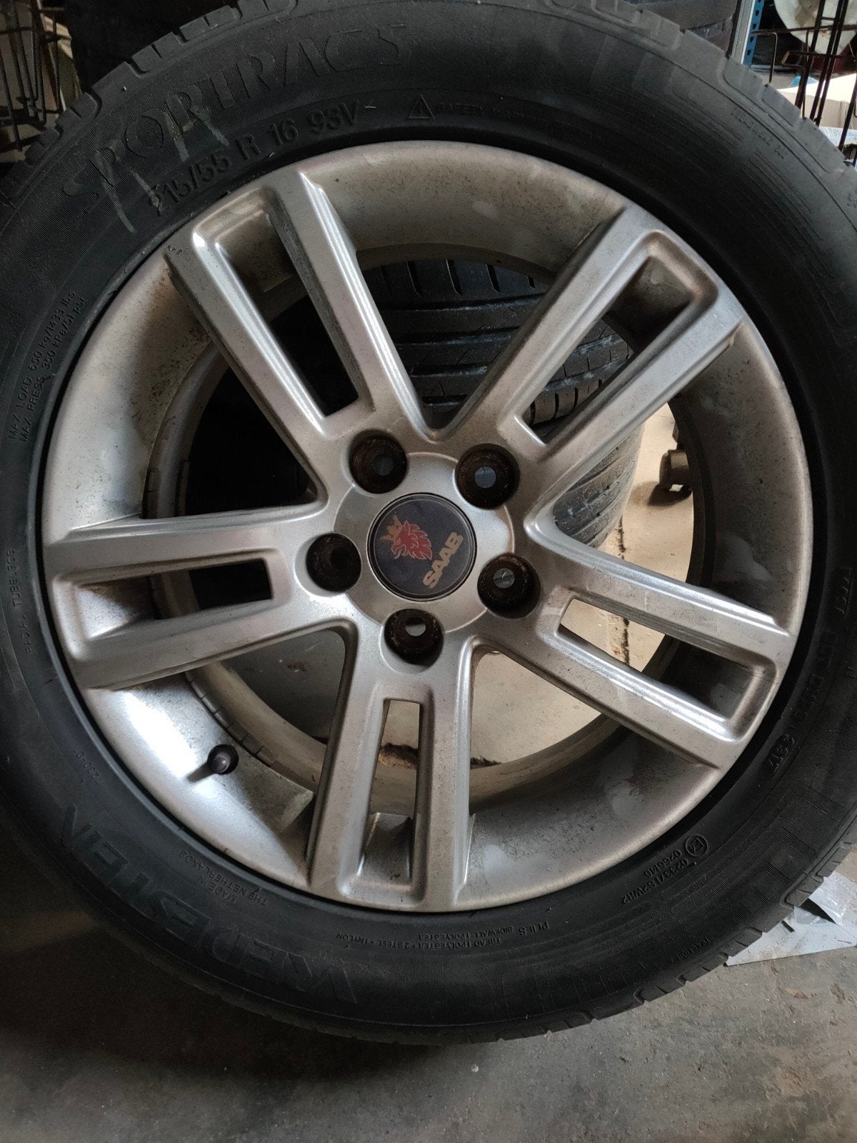 nette saab aluminium velgen, Ophalen