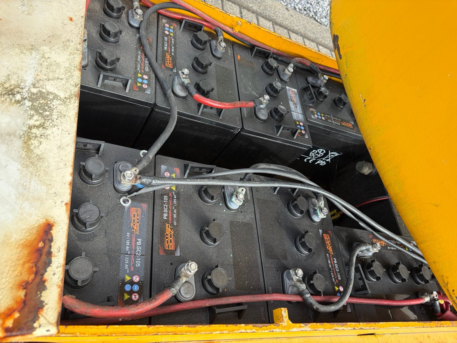 Foto 7 van Niftylift HR12 ( nieuwe accu’s)