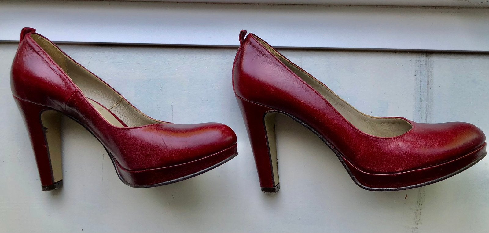Prachtige pumps van Noë maat 37,5, Kleding | Dames, Schoenen, Ophalen of Verzenden, Gedragen, Rood, Pumps