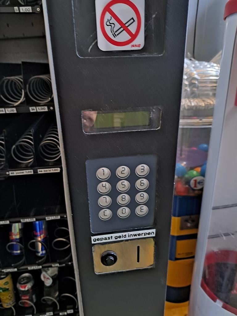 Fris / snack automaat gekoeld, Ophalen, Gebruikt