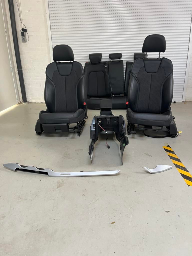 Audi q2 s-sline interieur leer / stof, Ophalen, Audi