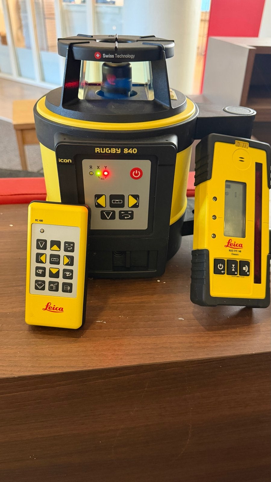 Leica Rugby 840 Roterende Laser met Ontvanger en Afstandsbed, Ophalen of Verzenden, Gebruikt, Licht