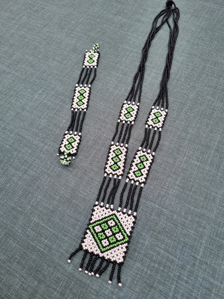 2x ketting + 1 armband uit Afrika Brazilië, kraaltjes, hout, Nieuw, Ophalen of Verzenden, Groen, Overige materialen