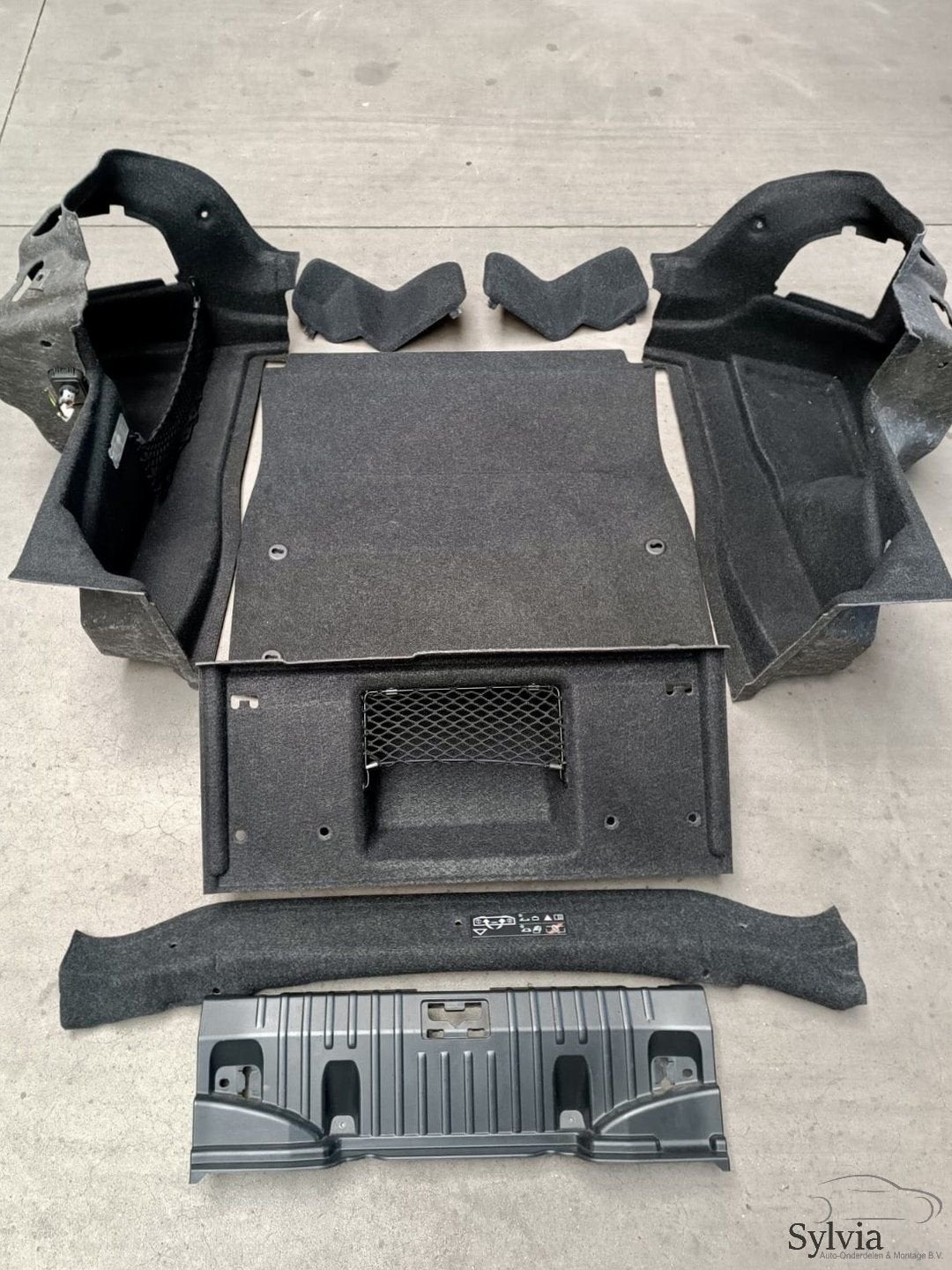 Bekleding set kofferbak bagageruimte antraciet / zwart BMW 1, Auto-onderdelen, Interieur en Bekleding, Gebruikt, -, -, Ophalen of Verzenden