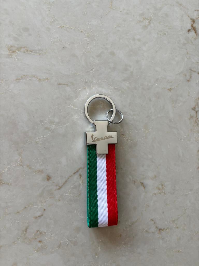 Vespa sleutelhanger met Italiaanse vlag, Ophalen of Verzenden, Nieuw, Merk