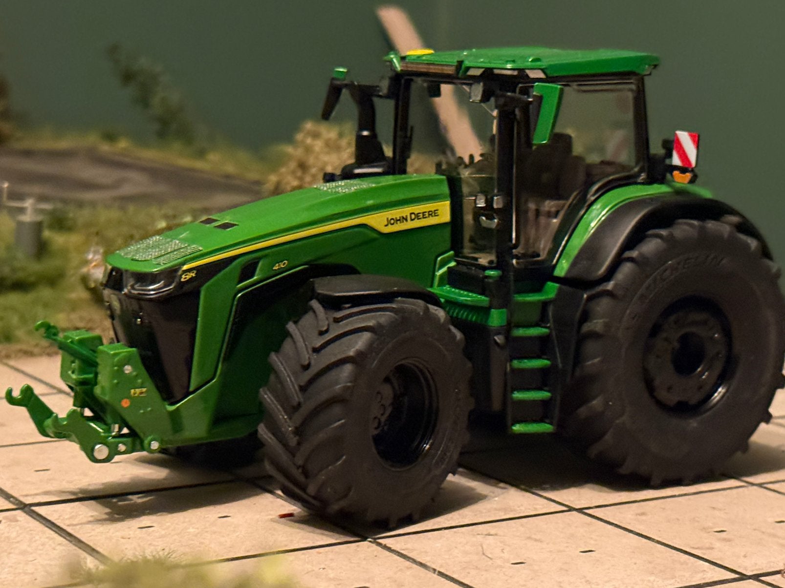 John Deere 8R410 wiking 1:32 verbouwd, Ophalen of Verzenden, Zo goed als nieuw, Tractor of Landbouw, Overige merken