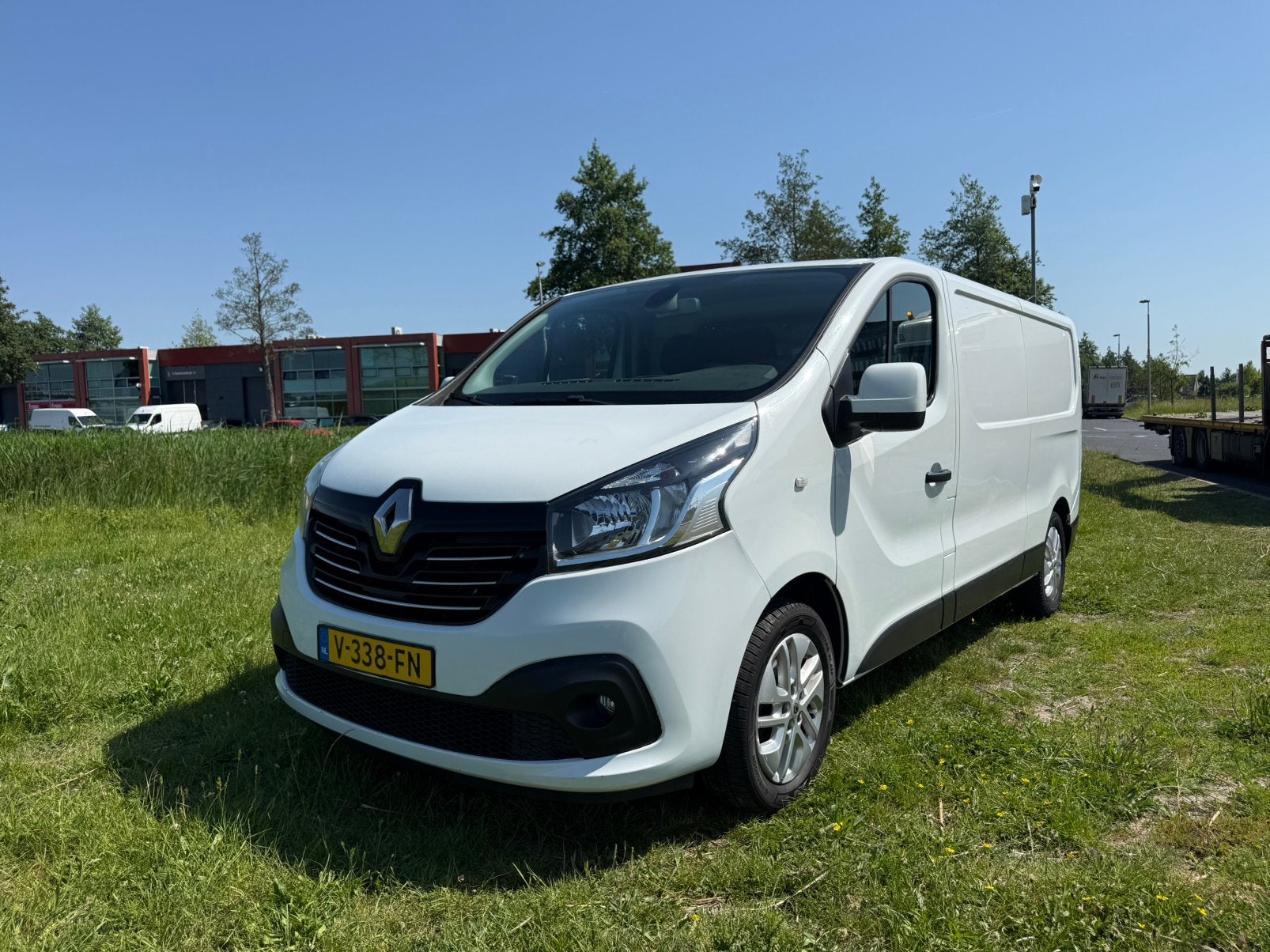 Renault Trafic L2H1 dci 145  pk  2017 euro 6 lease 197 pmnd, Auto's, Voorwielaandrijving, 145 pk, Stof, 4 cilinders