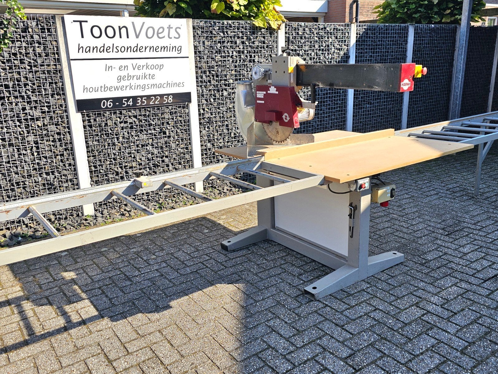 Harwi Afkortzaag 625U met verlengtafels en aanslag, Ophalen, Gebruikt, 70 mm of meer, Afkortzaag