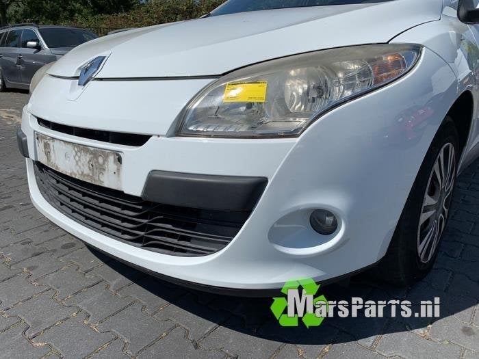 Voorbumper van een Renault Megane, Gebruikt, -, Renault, -