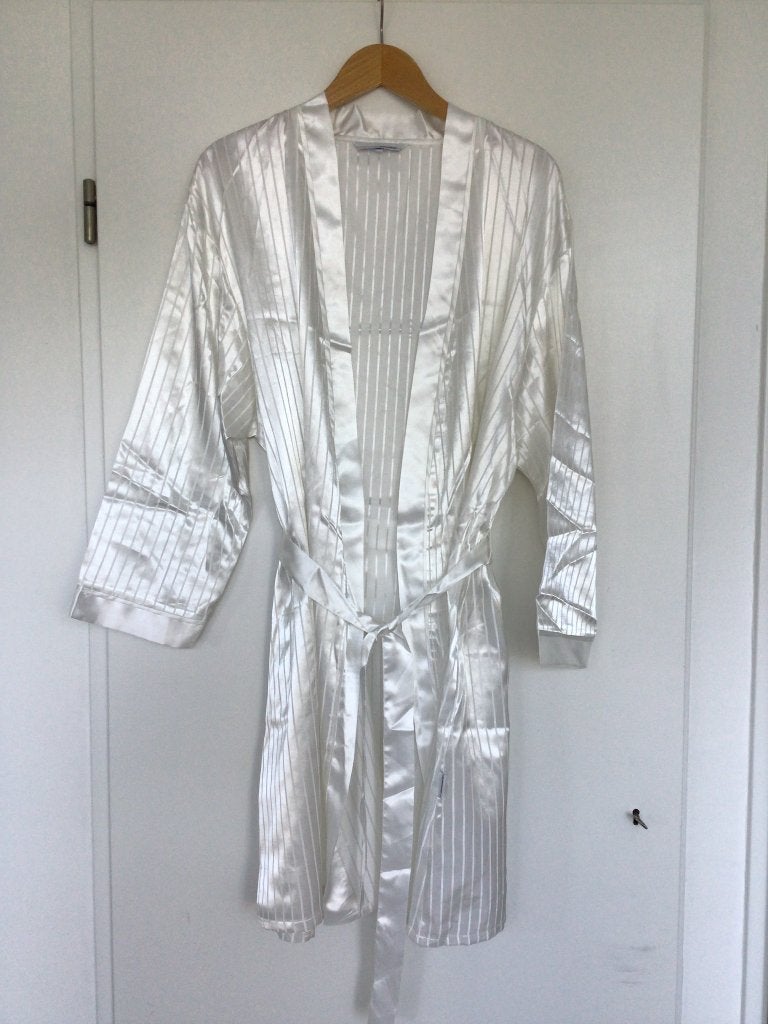 Pastunette ochtendjas Nieuw Wit Satijn maat L Pyama Livera, Kleding | Dames, Ophalen of Verzenden, Nieuw, Maat 42/44 (L)