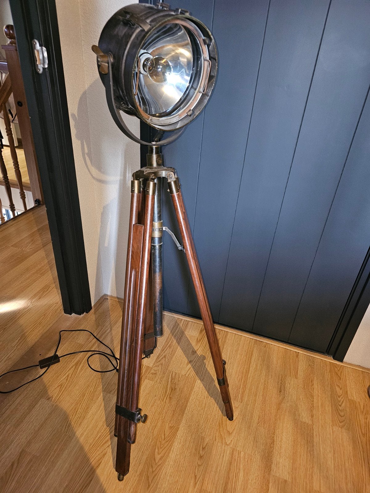 industriële 3 poot met brocante lamp., Ophalen, Zo goed als nieuw, Glas, Minder dan 100 cm
