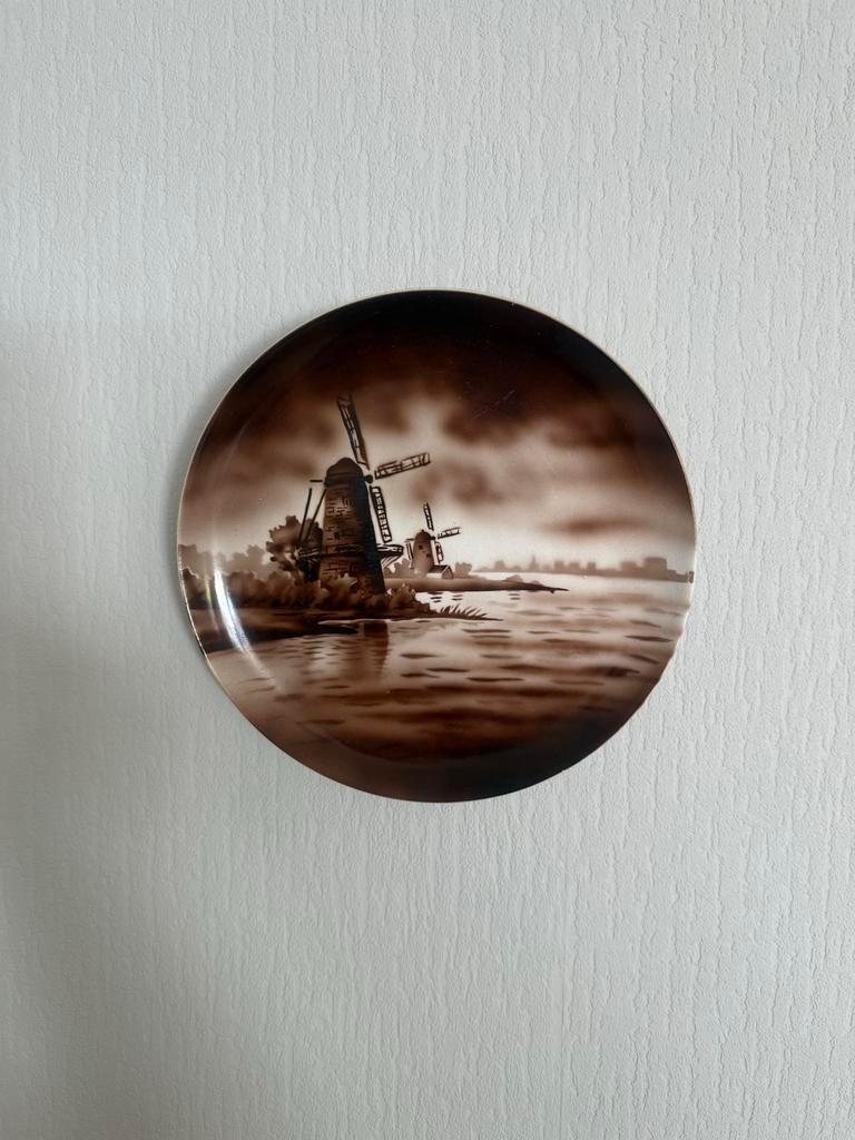 Set van 2 oude decoratieve bordjes, molenlandschap sepia, Antiek en Kunst, Ophalen