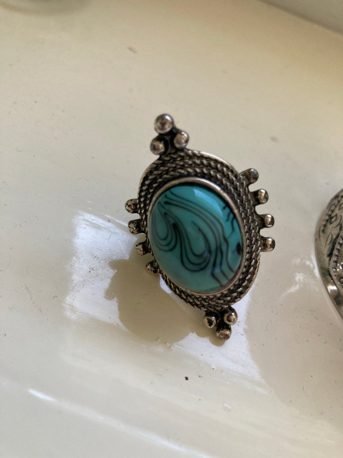 Zilverkleurige ring met turquoise steen als nieuw maat 16, Sieraden, Tassen en Uiterlijk, Ringen, Ophalen of Verzenden, Met edelsteen
