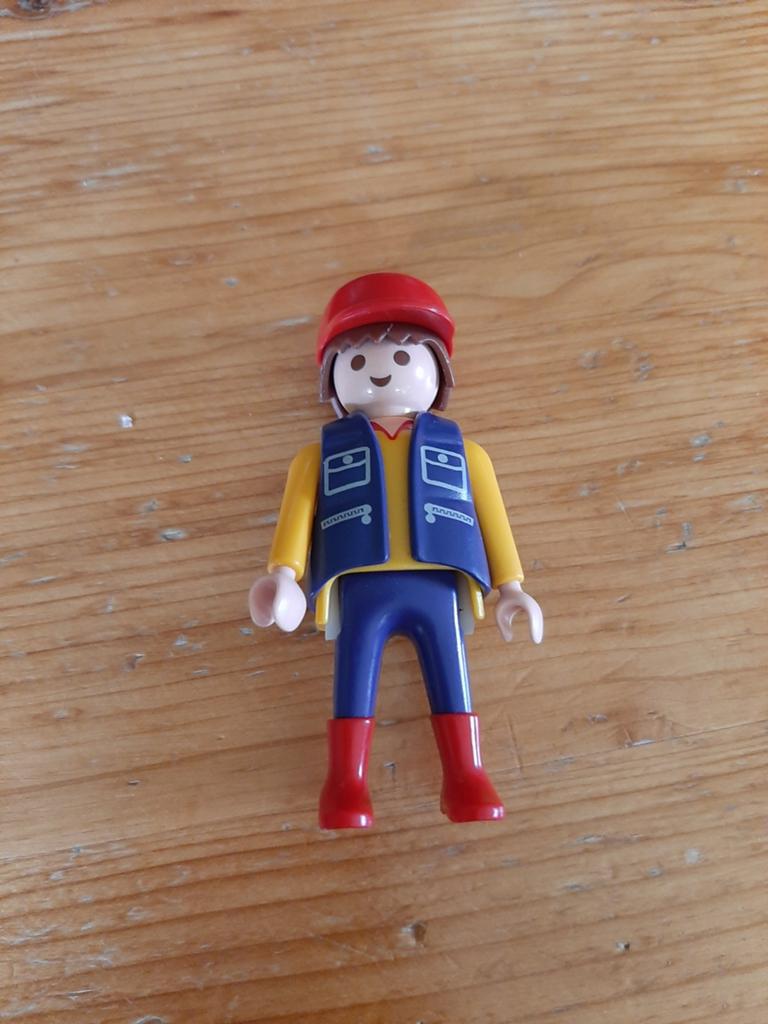Vintage Playmobil figuur met rode pet en blauw vest, Ophalen of Verzenden, Gebruikt, Los playmobil