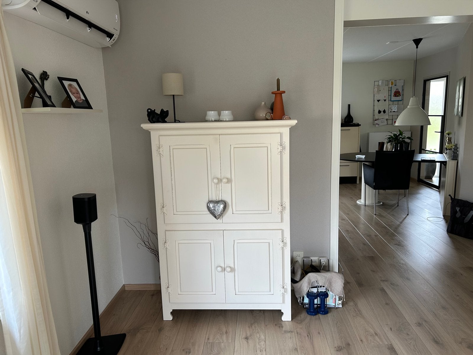 Massief eiken (was een tv-kast)  “Oisterwijk” gebroken wit, Huis en Inrichting, Ophalen, Gebruikt
