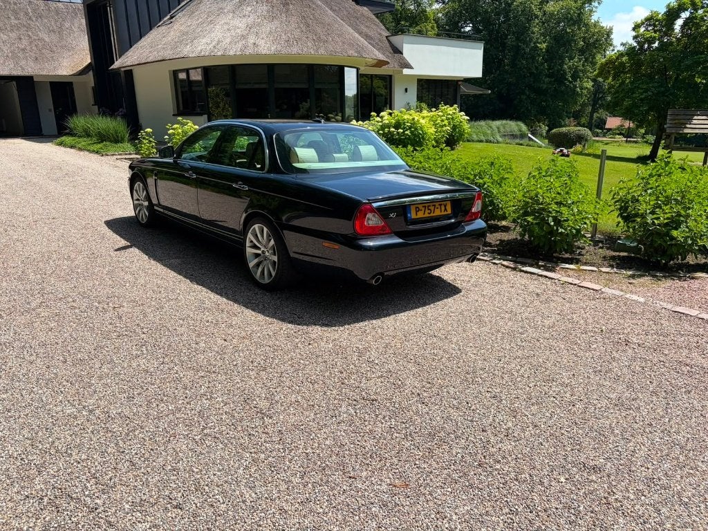 Jaguar XJ 2.7 D AUT 2008 Zwart, Auto's, Automaat, Achterwielaandrijving, 197 €/maand, Zwart