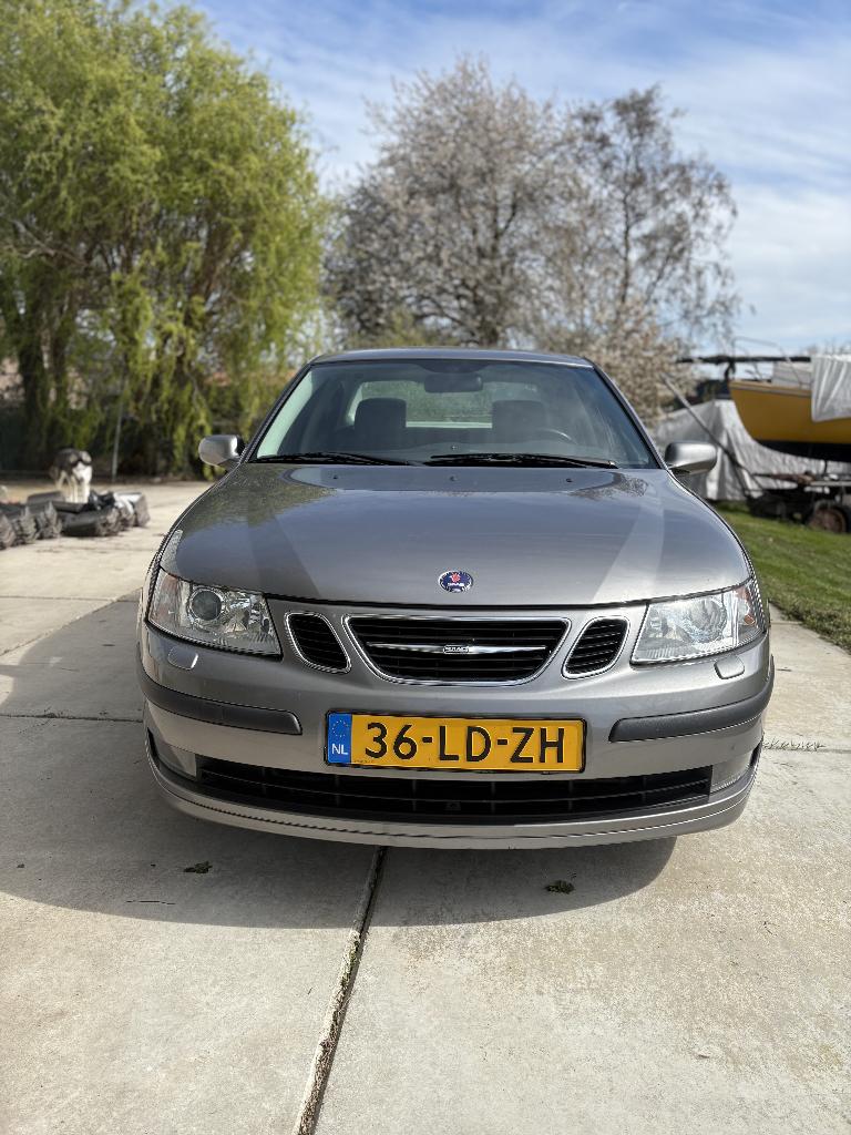 Saab 9-3 2.0 T Sport Sedan 2002 Grijs, Voorwielaandrijving, 1998 cc, 4 cilinders, Leder en Stof