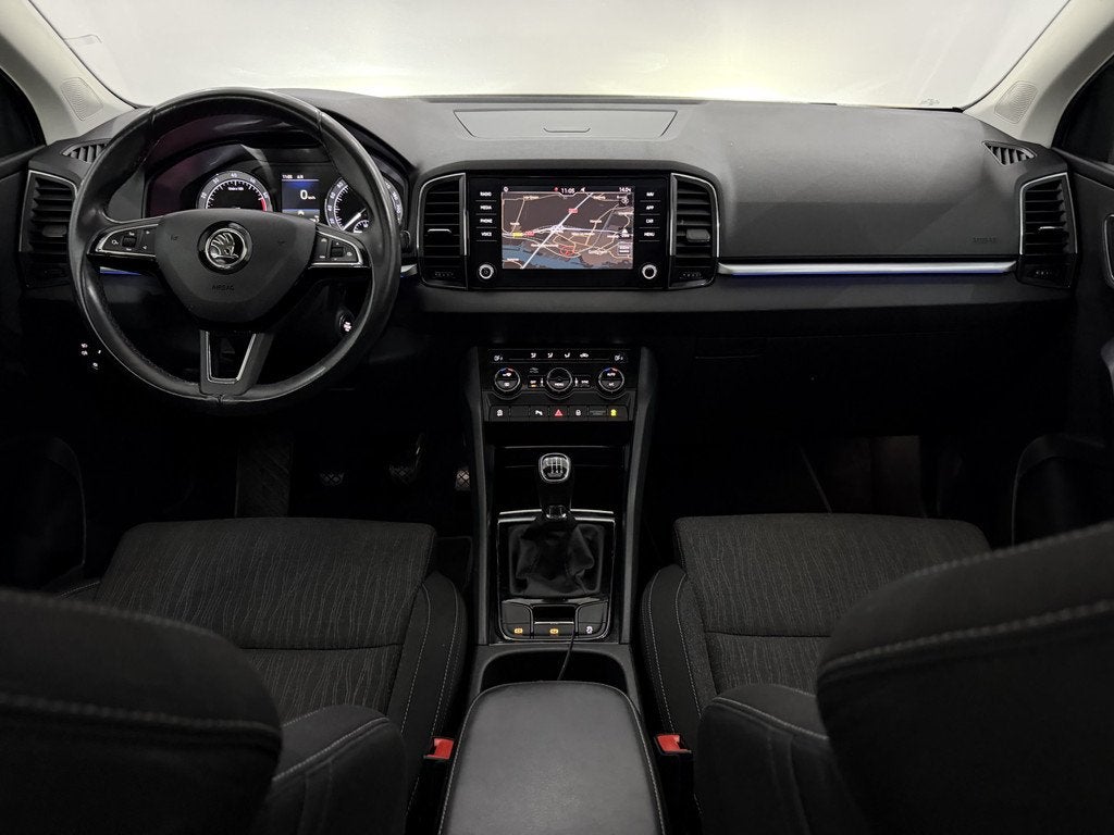 Skoda Karoq 1.0 TSI Business Edition Panoramadak, Camera, Na, Auto's, Skoda, Voorwielaandrijving, Stof, Gebruikt, Euro 6