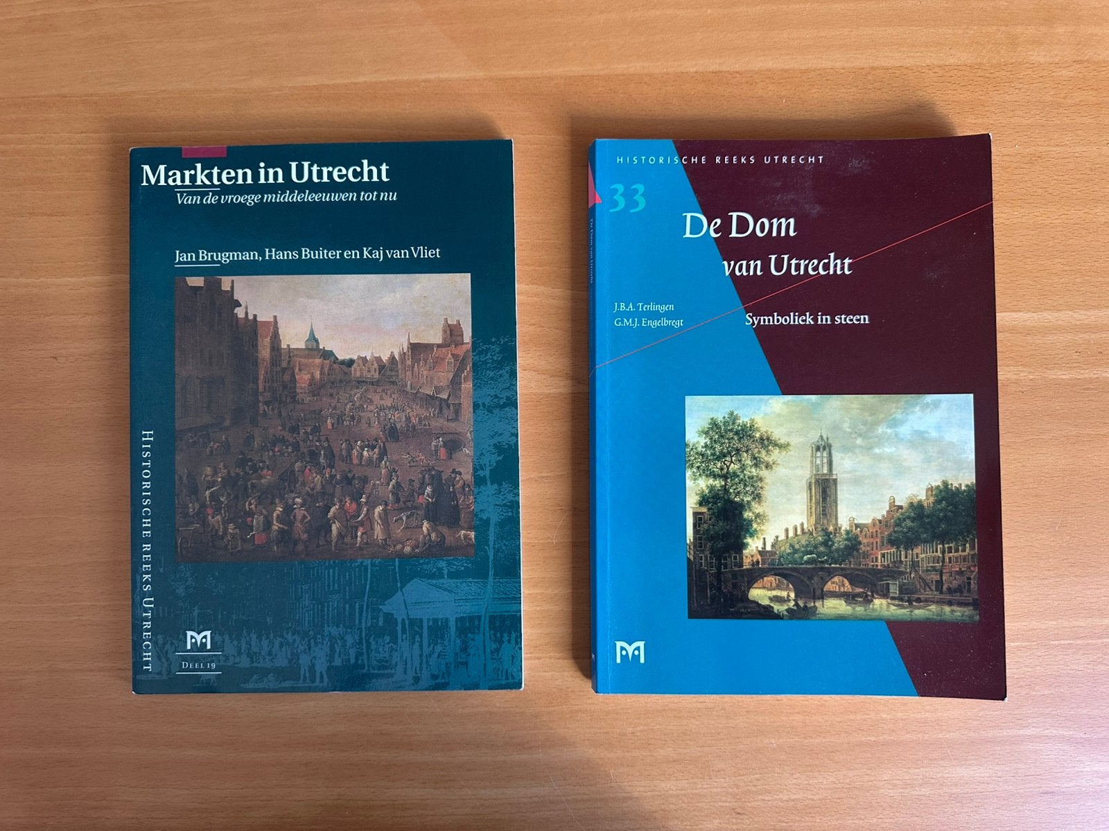 Set 2 boeken Historische Reeks Utrecht, Ophalen of Verzenden, Gelezen