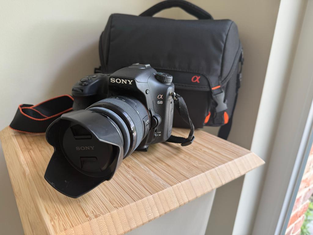 Sony Alpha A68 spiegelreflexcamera, Ophalen of Verzenden, Zo goed als nieuw, Spiegelreflex, Sony