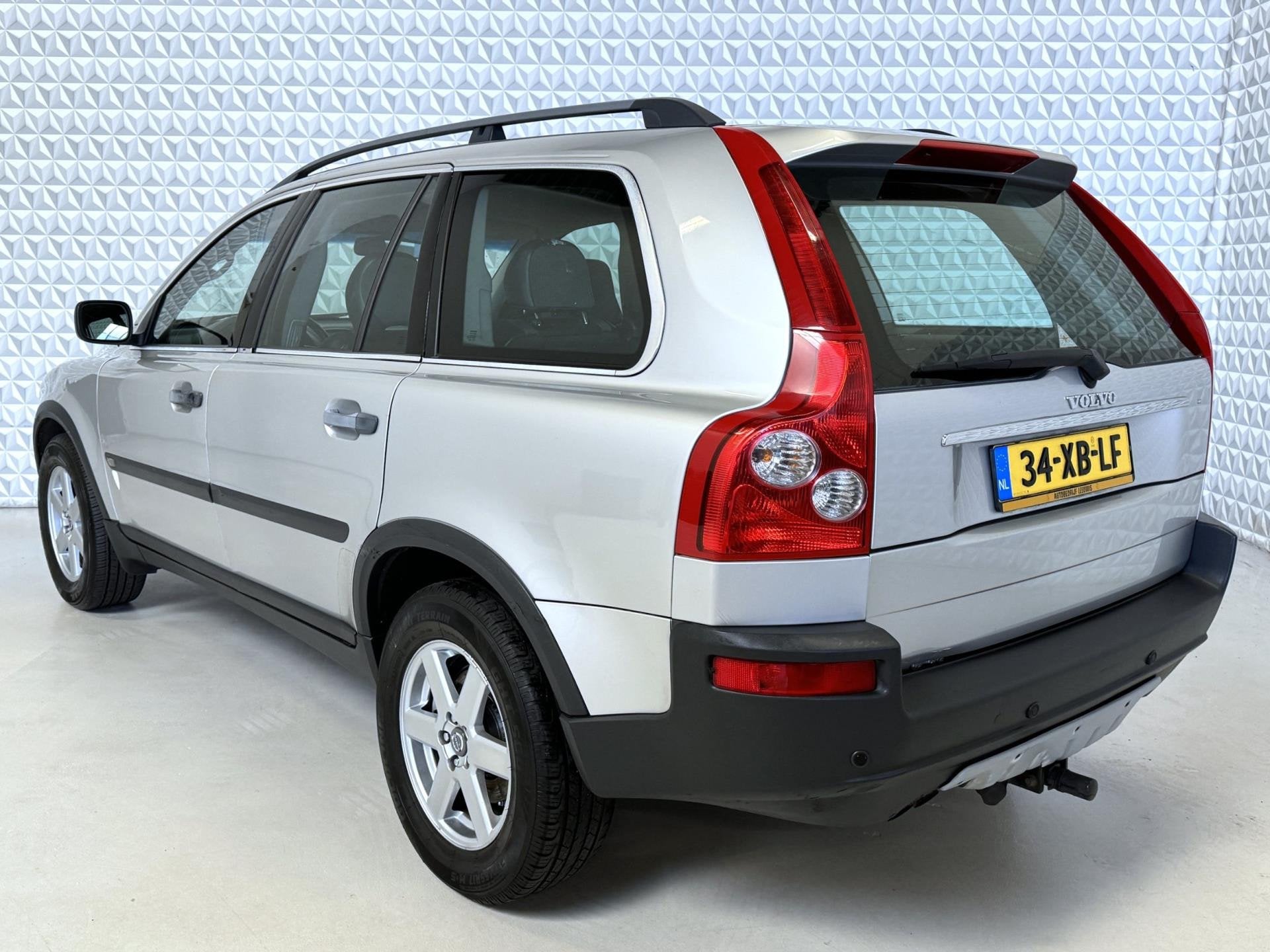 Volvo XC90 2.5 T Automaat / PRINS LPG G3 (2003), Auto's, Gebruikt, Zwart, Verwarmde buitenspiegels, 2521 cc