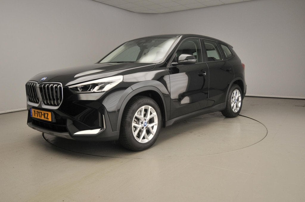 BMW iX1 xDrive30 | LED | Leder | Navigatie | Sportstoelen |, Auto's, BMW, Bedrijf, Te koop, iX1, 4x4, ABS, Achteruitrijcamera