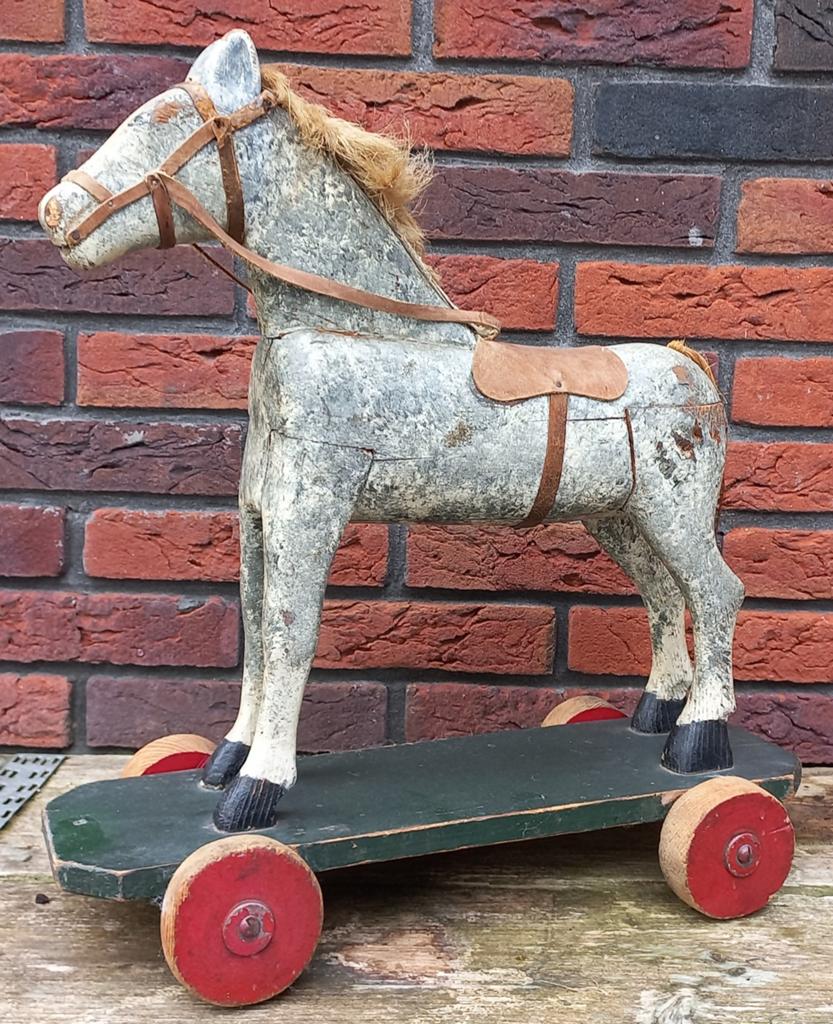 Antiek houten speelgoedpaard op wielen - Vintage, Antiek en Kunst, Ophalen of Verzenden