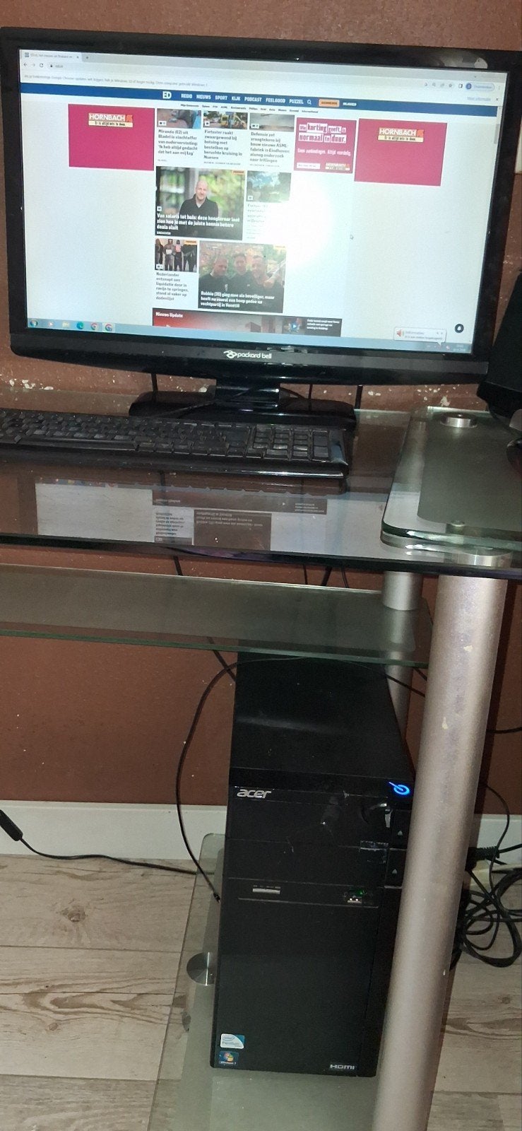 Acer Aspire M1930 Desktop PC met monitor, Gebruikt, HDD, Minder dan 4 GB, Met monitor