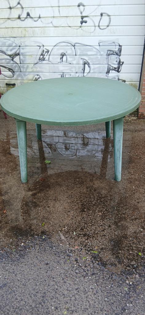 Groene ronde tuintafel - doorsnee 135 cm, Tuin en Terras, Ophalen