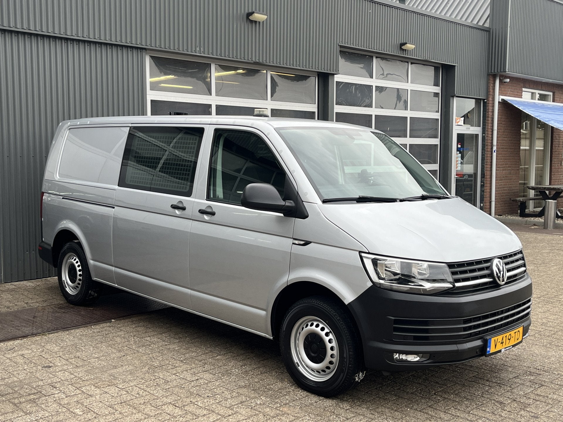 Volkswagen Transporter 2.0 TSI L2H1 Highline 2 schuifdeuren, Auto's, Voorwielaandrijving, Gebruikt, 4 cilinders, Volkswagen