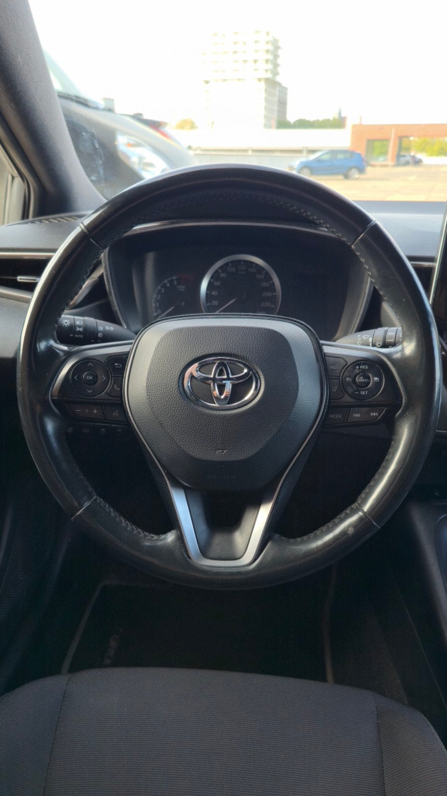 Foto 14 van ​Toyota Corolla 1.8 Hybrid (2019) | Automaat | CarPlay
