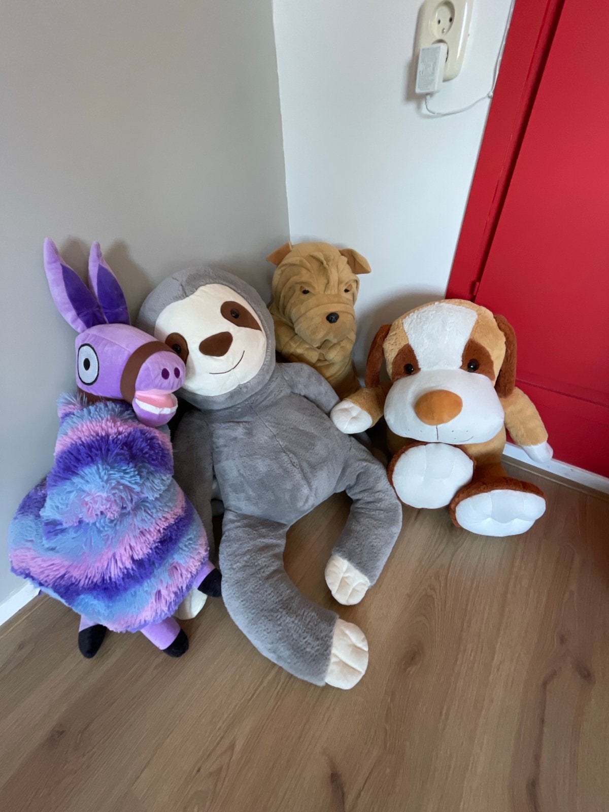 Grote knuffels: lama, luiaard, Shar-Pei en hond, Ophalen, Overige typen, Zo goed als nieuw, Middelgroot (20 tot 80 cm)