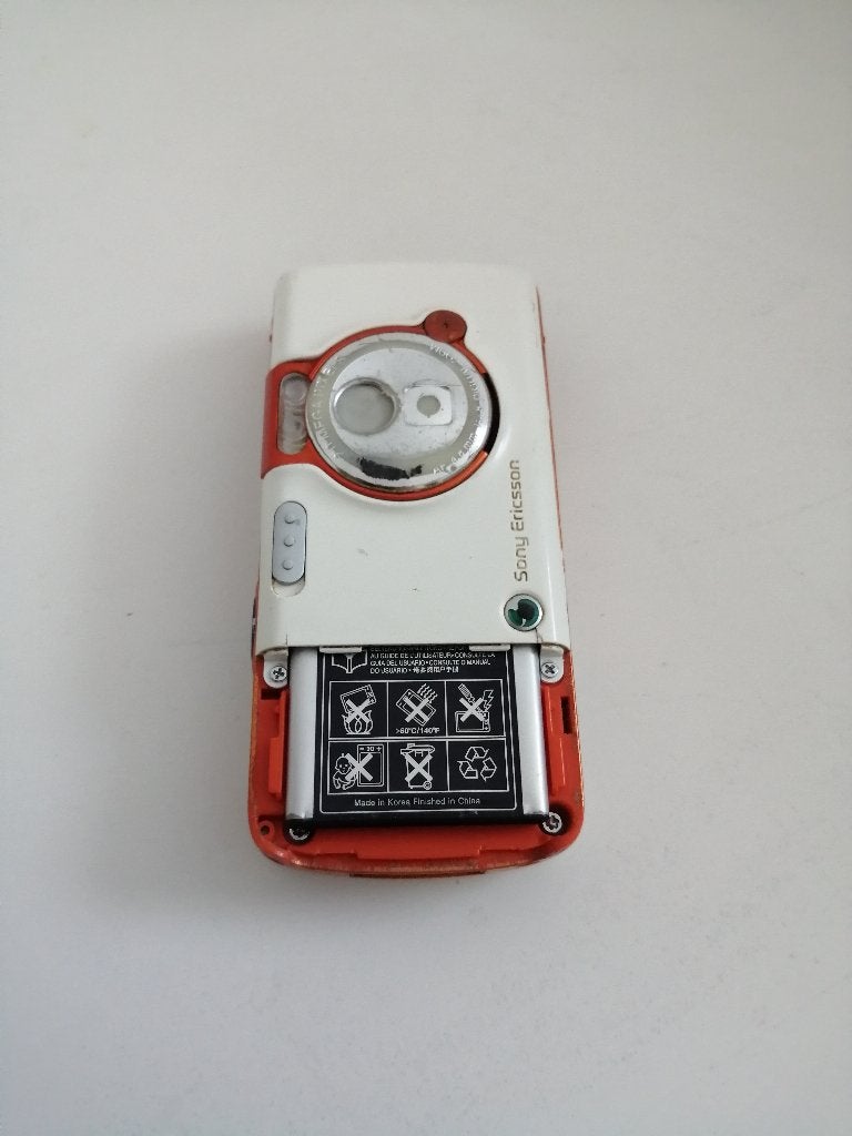 MOET NU WEG!! RETRO ZELDZAAM SONY ERICSSON W800 WALKMAN, Gebruikt, Wit, Overige systemen, Fysiek toetsenbord