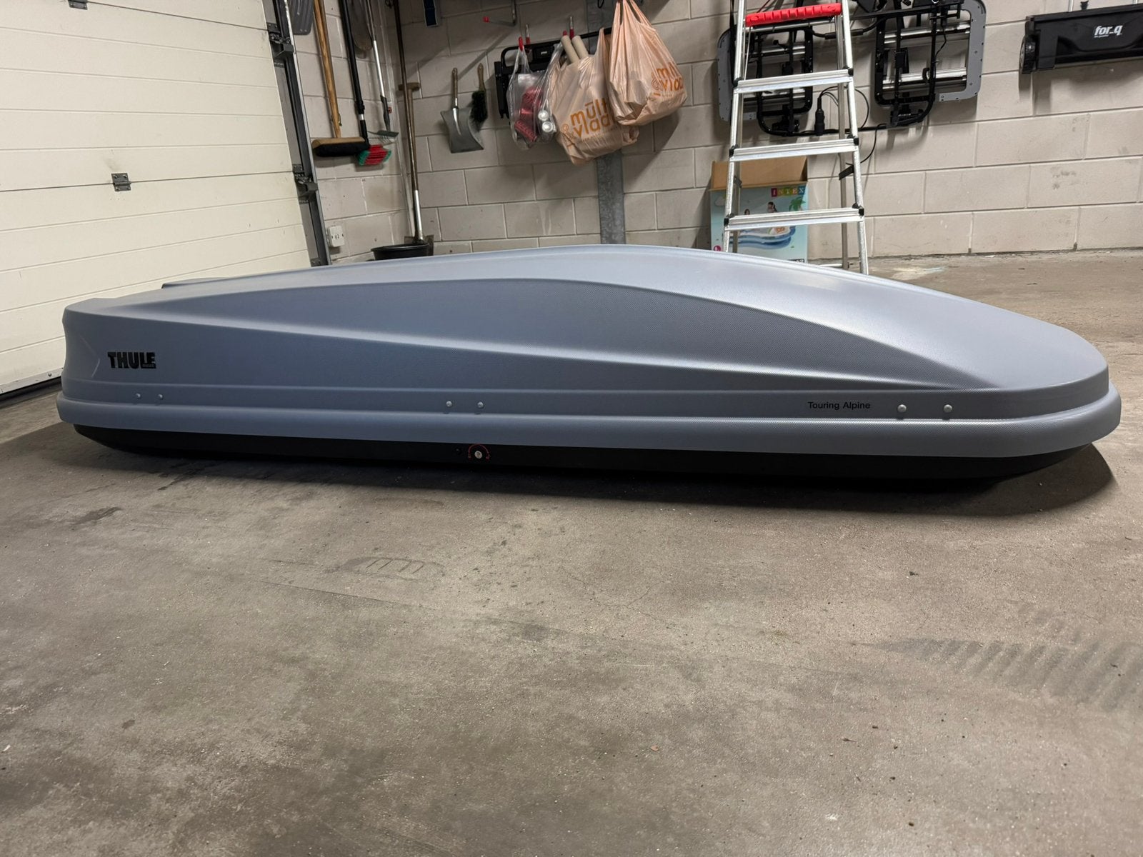Zeer mooie Thule Touring Alpine 700 Titan Aeroskin, Ophalen, Zo goed als nieuw