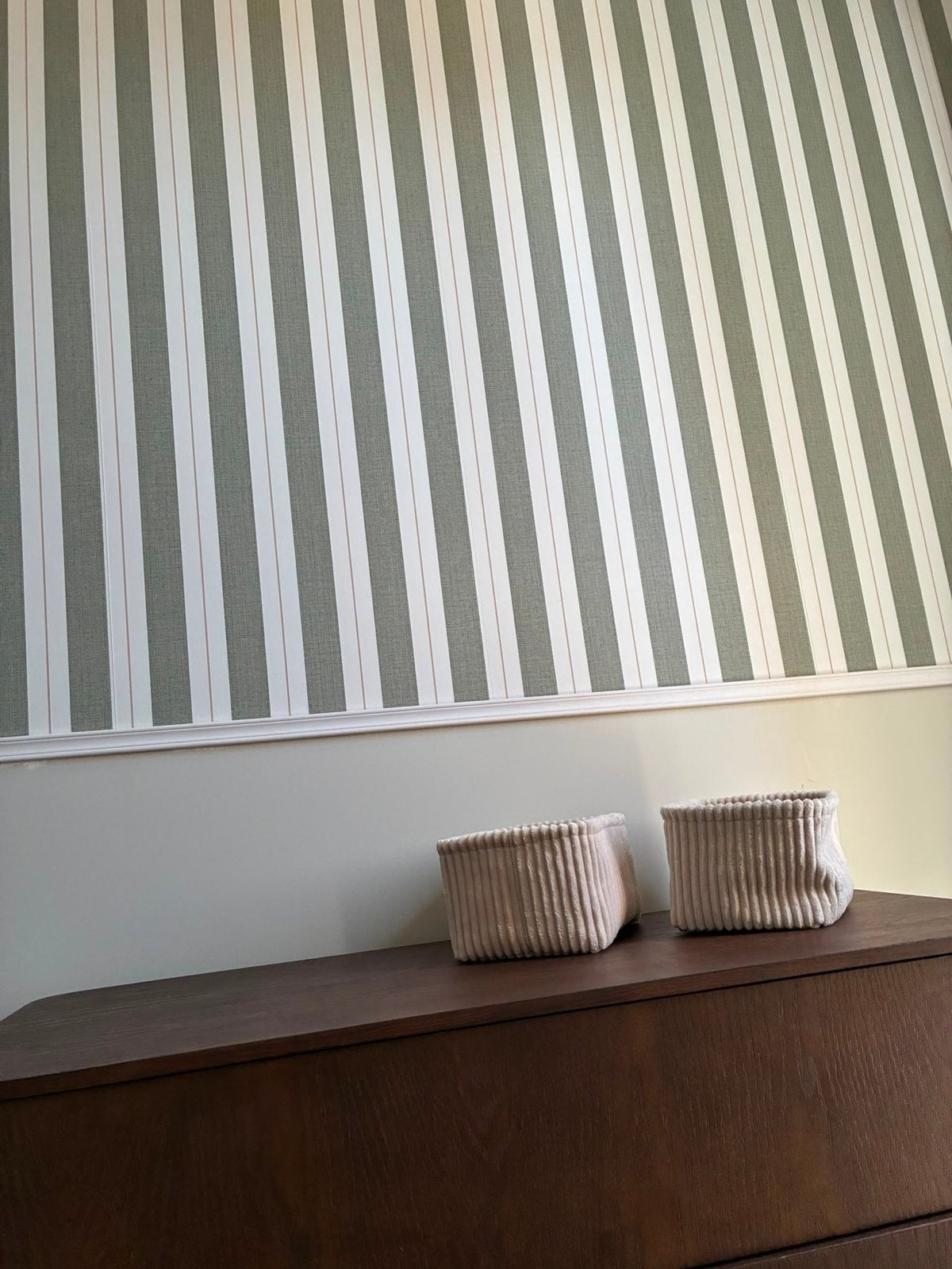 Ugepa vliesbehang Groen/Wit Gestreept - Nieuw - 5 rollen, Ophalen, Klassiek, Vliesbehang, Groen