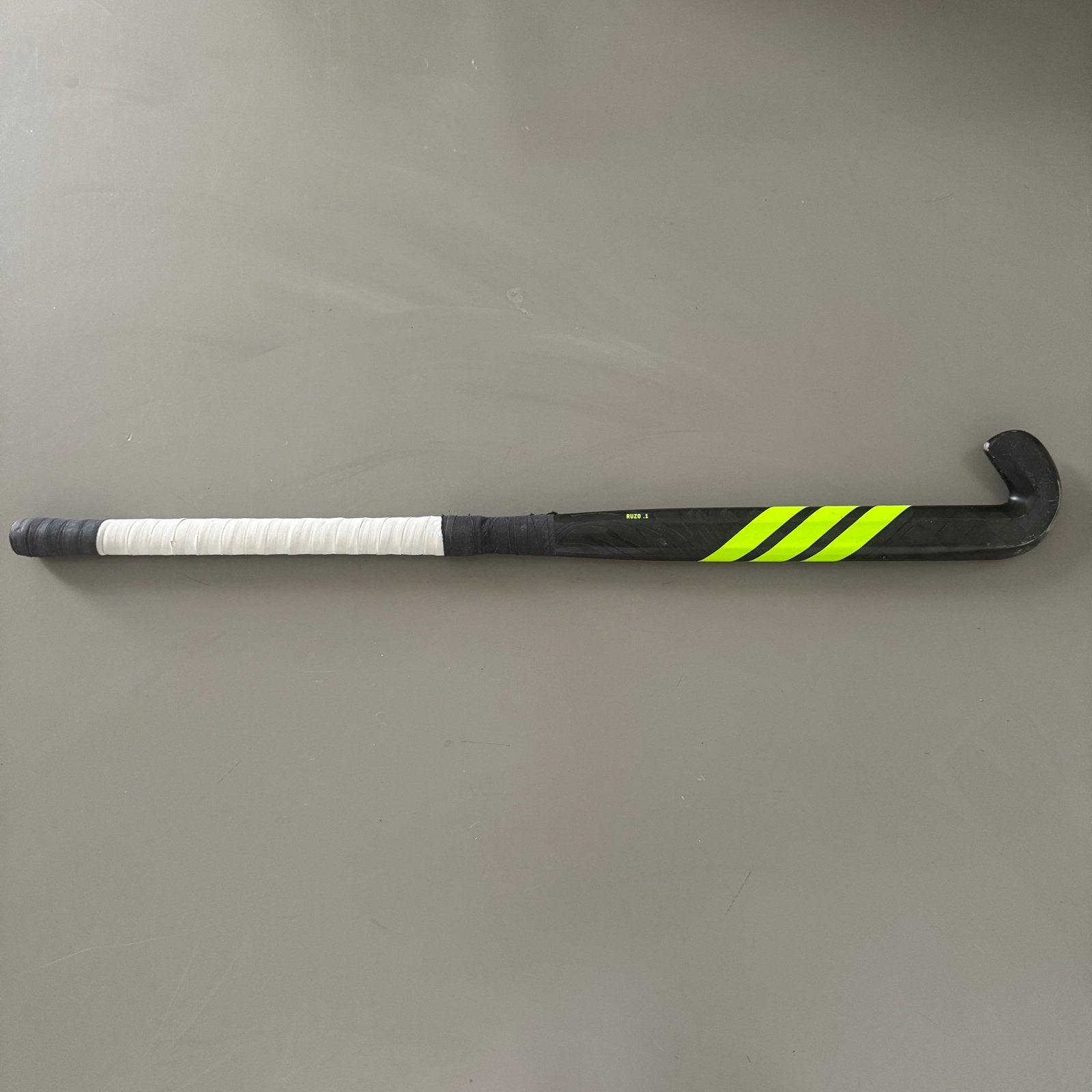 Hockey stick Adidas Ruzo .1 mt 37,5, Ophalen, Zo goed als nieuw, Stick