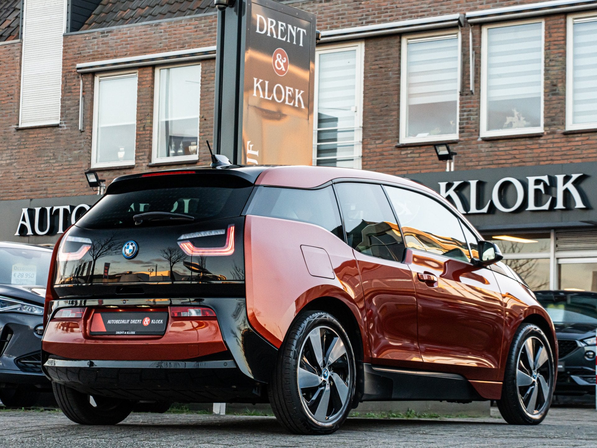 BMW i3 Basis Comfort 22 kWh ORG NL LEDER CAMERA STOELVERW WA, Auto's, Automaat, Achterwielaandrijving, Gebruikt, Overige kleuren