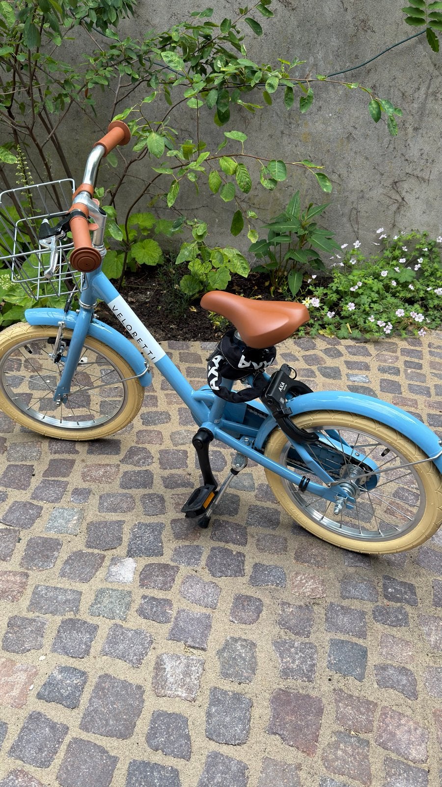 Veloretti Maxi Havana Blues kinderfiets met mandje, Ophalen, Zo goed als nieuw, Velgrem, 16 tot 20 inch