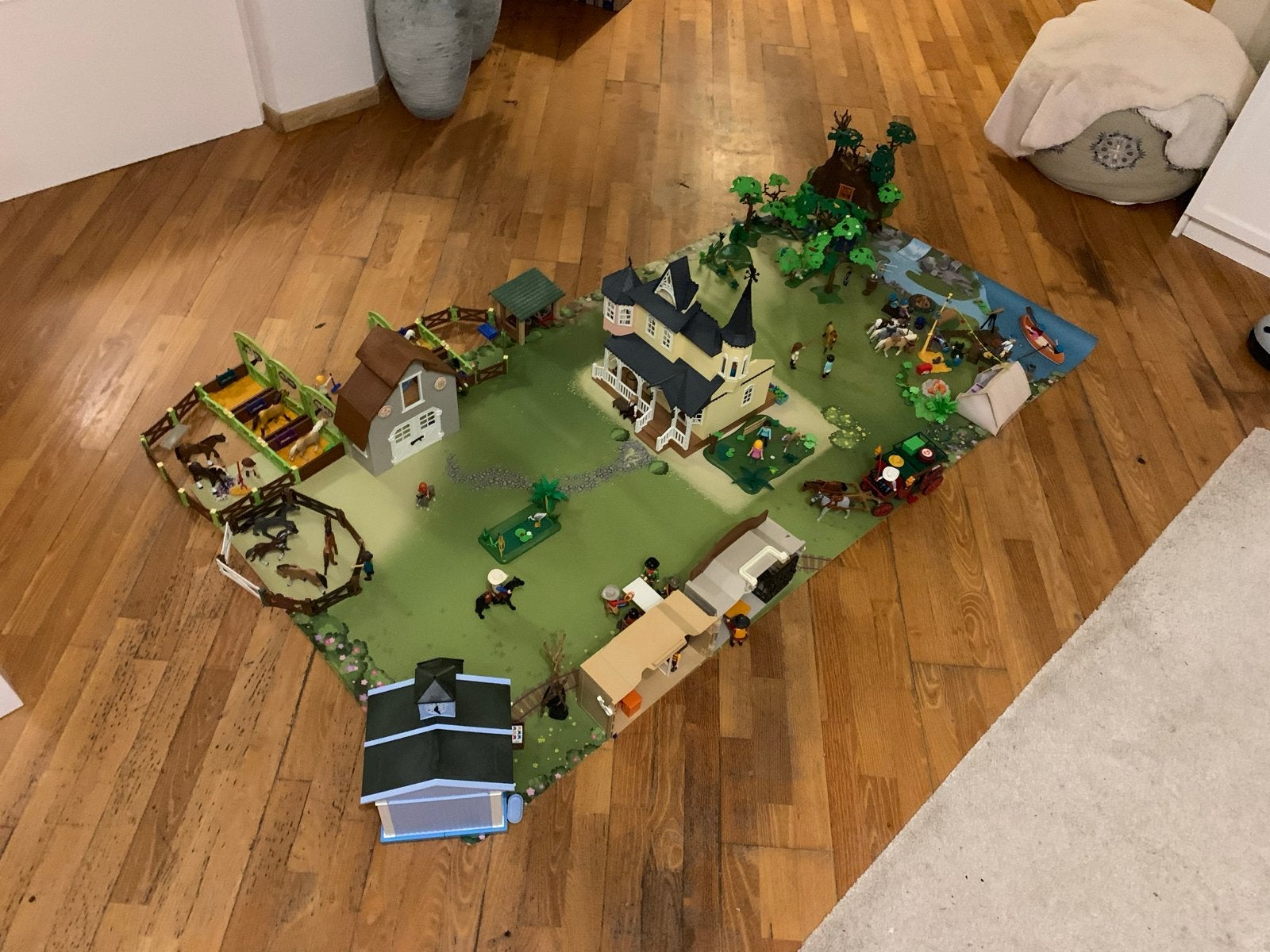 Grote Playmobil Spirit set met huis, bank, koets en meer, Ophalen of Verzenden, Zo goed als nieuw, Jongen of Meisje