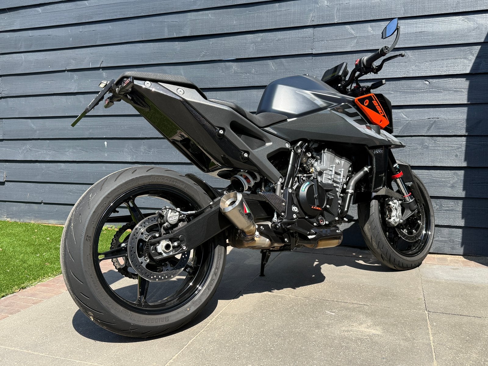 KTM 990 – April 2025 | Slechts 1.200 km | Nieuwstaat, 2 cilinders, Motorrijbewijs A, Gebruikt, Particulier