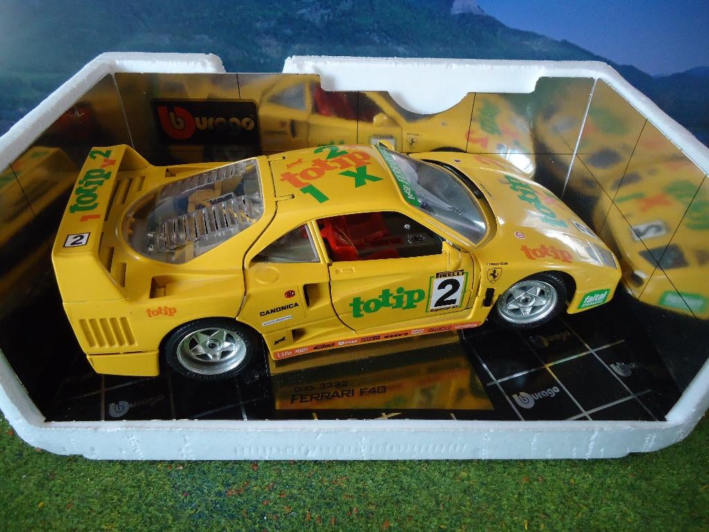 1/18 Ferrari F40 TOTIP Racing - Bburago, Hobby en Vrije tijd, Modelauto's | 1:18, Ophalen of Verzenden, Zo goed als nieuw, Maisto