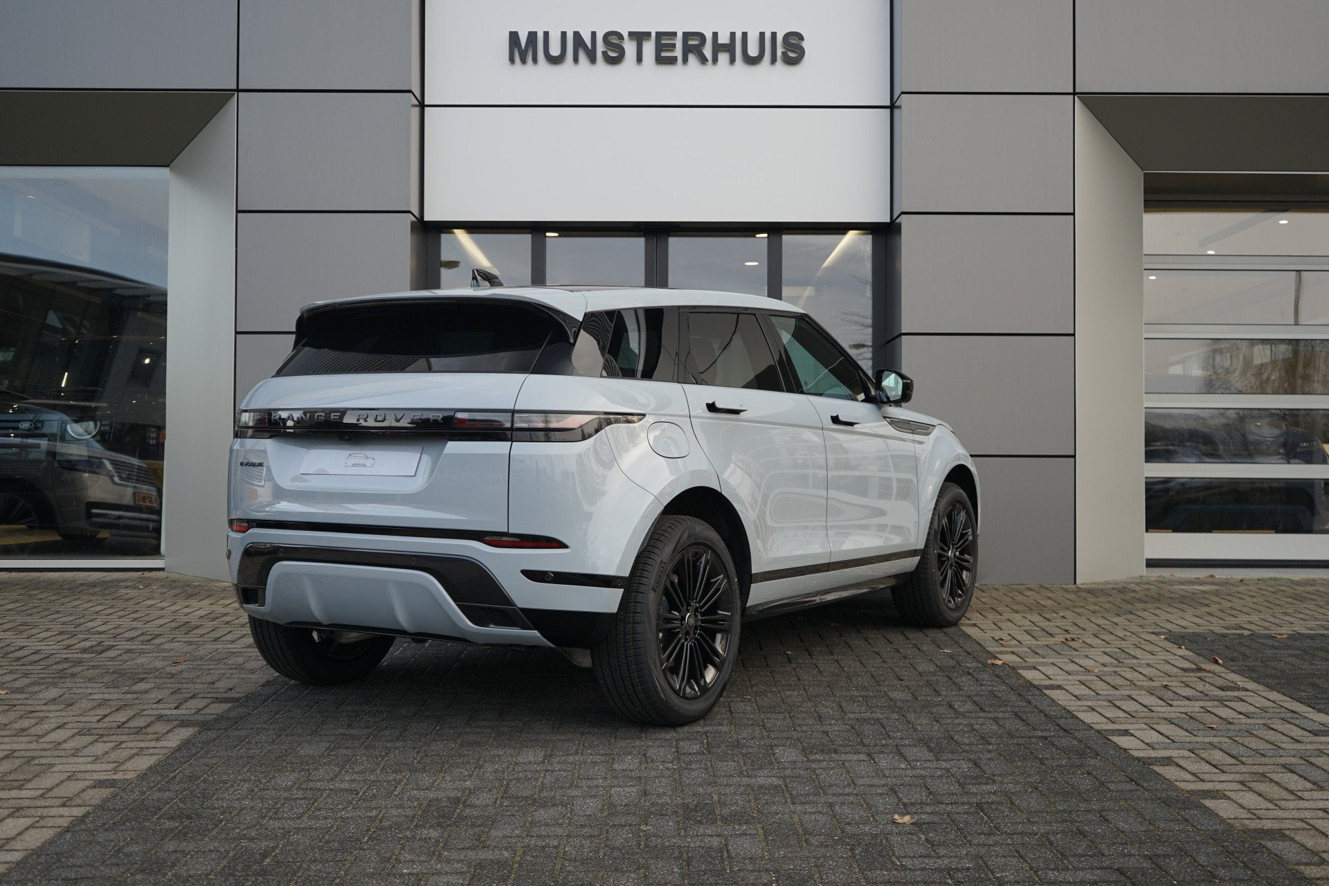 Land Rover Range Rover Evoque P270e PHEV AWD Business Dynami, Auto's, 1498 cc, Zwart, Leder, Bedrijf