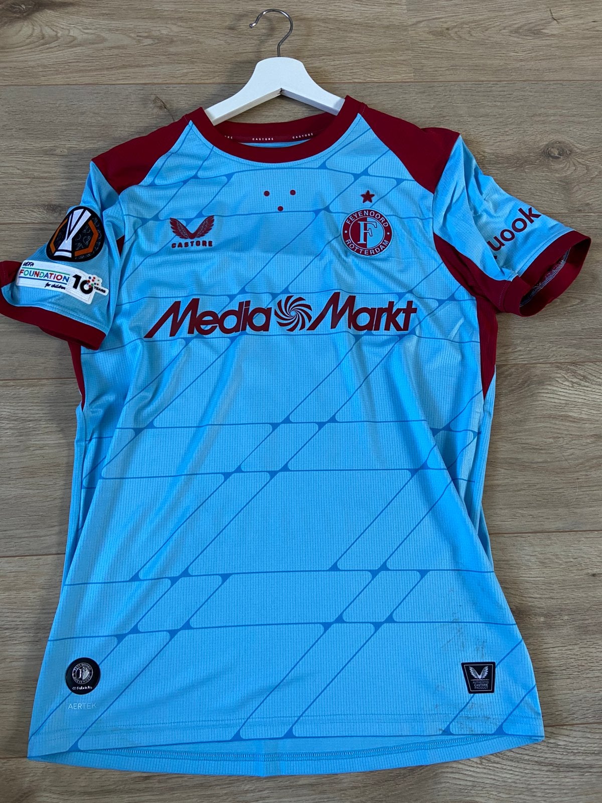 Matchwornshirt Ahmedhodzic Feyenoord Europa league + COA, Verzamelen, Sportartikelen en Voetbal, Verzenden, Zo goed als nieuw