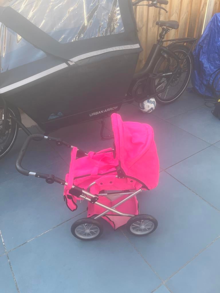 Roze poppenwagen Intertoys, Ophalen of Verzenden, Zo goed als nieuw, Meisje
