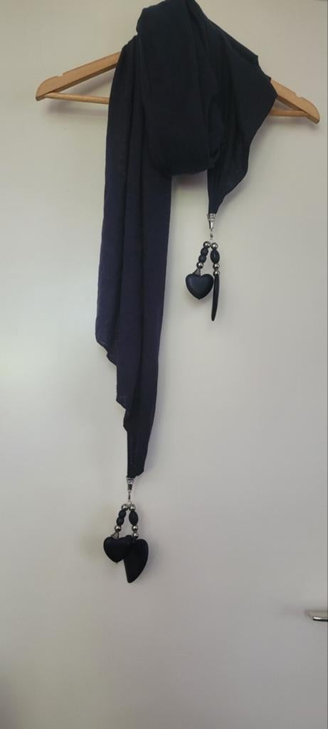 Donker blauwe sjaal mooie harten, Kleding | Dames, Mutsen, Sjaals en Handschoenen, Ophalen of Verzenden, Nieuw, Maat 46/48 (XL) of groter