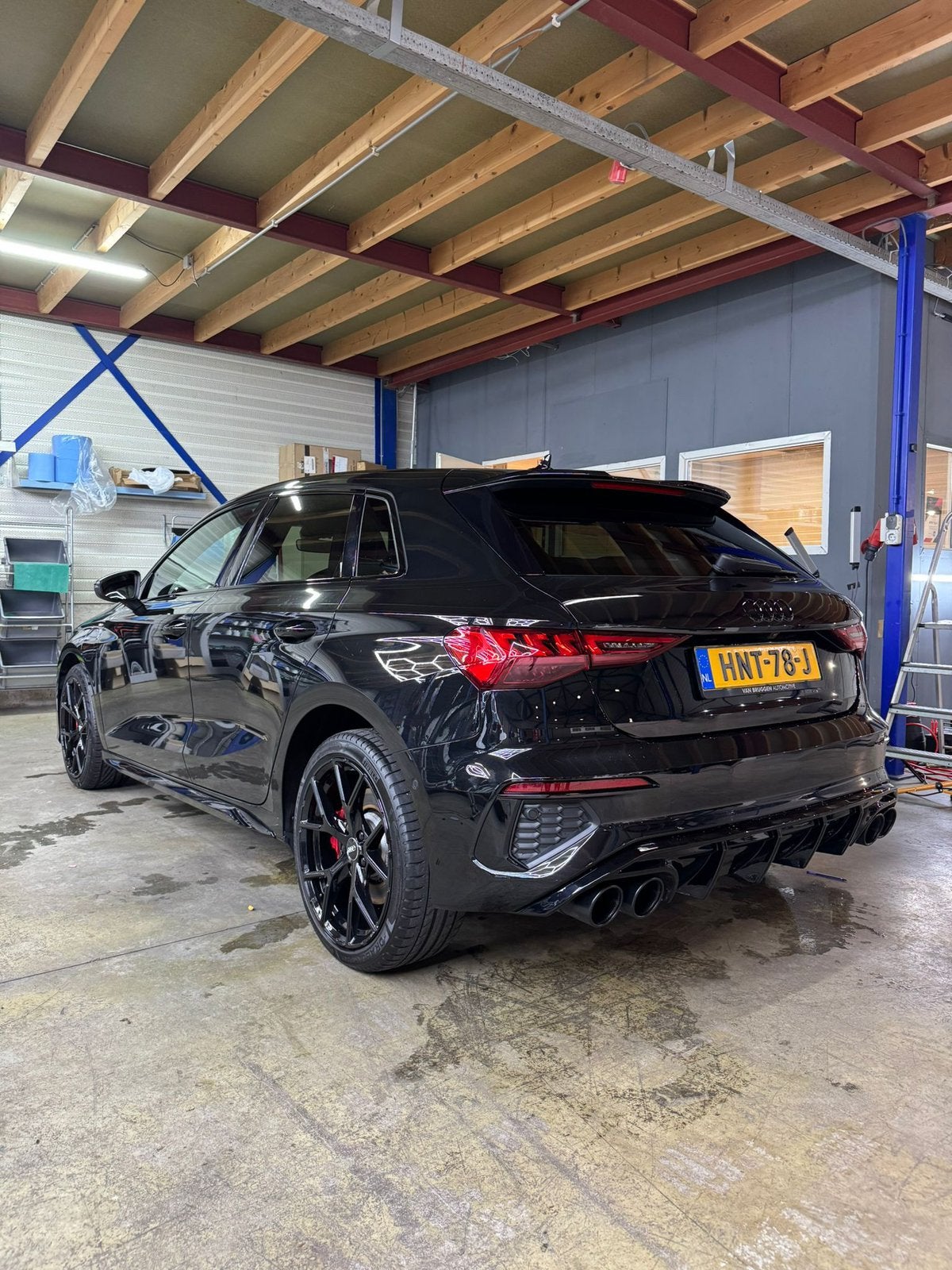 Audi A3 45 TFSI e S line 245PK | B&O | FULL OPTION BLACK, Auto's, 4 cilinders, Zwart, Hybride Elektrisch/Benzine, Dealer onderhouden