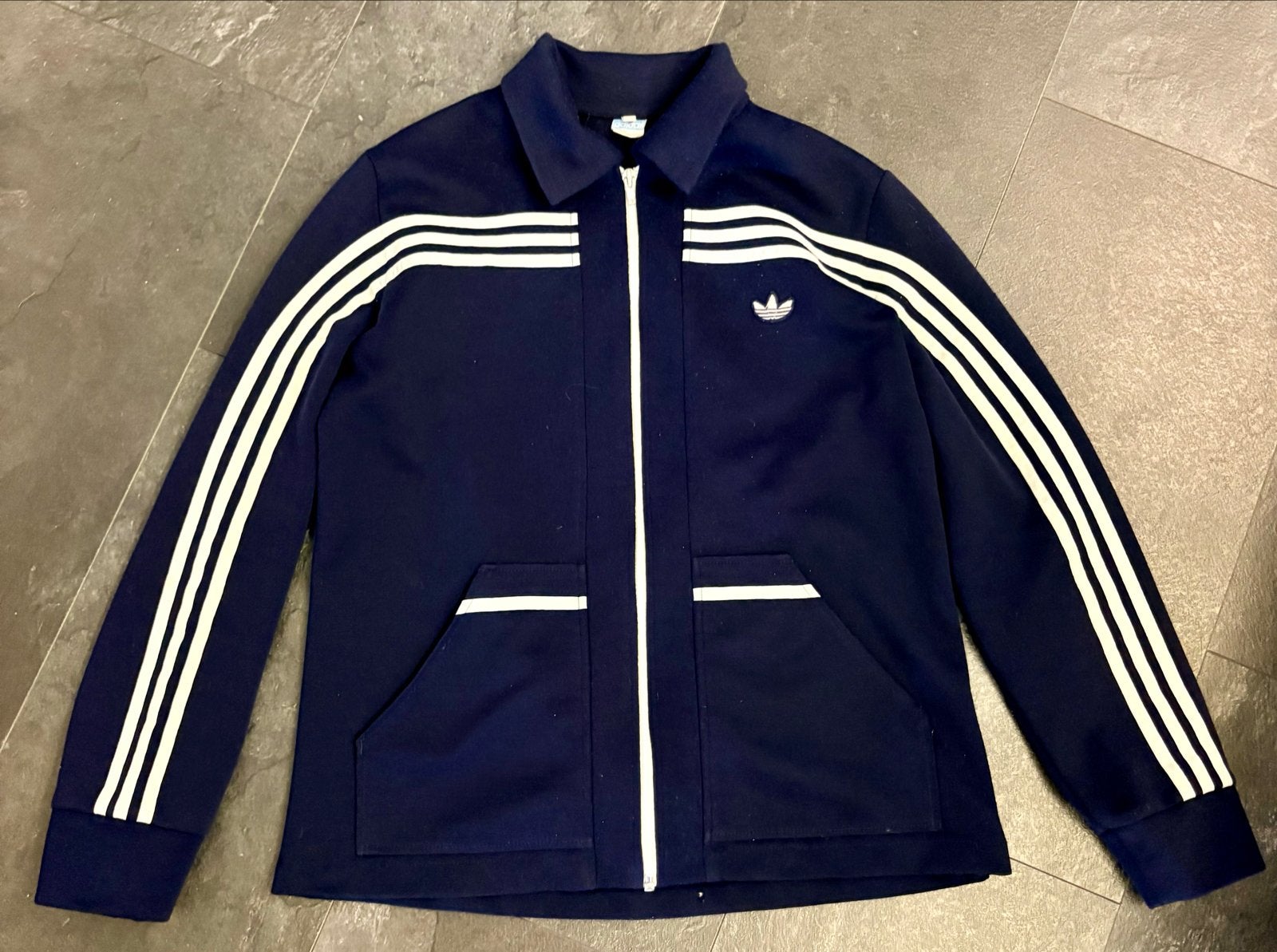 Vintage Adidas trainingsjack - Maat 54 (L), Kleding | Heren, Sportkleding, Maat 52/54 (L), Blauw, Ophalen of Verzenden, Gedragen