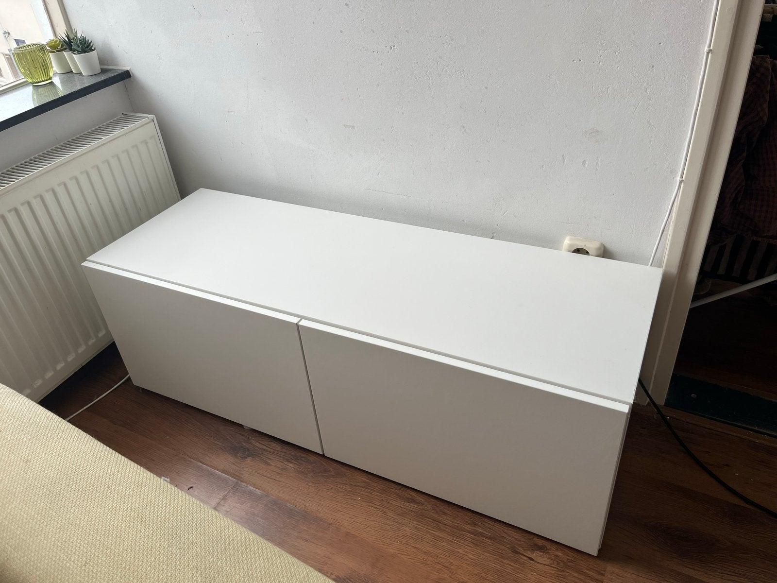 Witte lage kast / TV-kast met opbergruimte 120 x 38 cm, Huis en Inrichting, Ophalen, Gebruikt, 100 tot 150 cm, Minder dan 100 cm