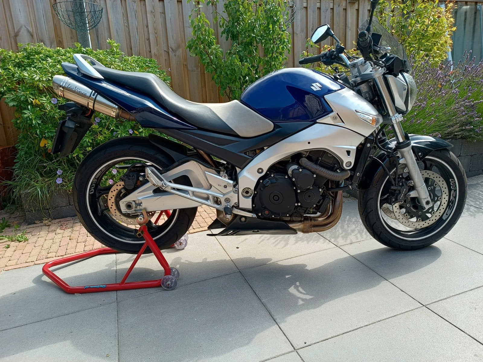 Suzuki GSR 600 Naked Bike met Leovince uitlaat, Particulier, Naked bike